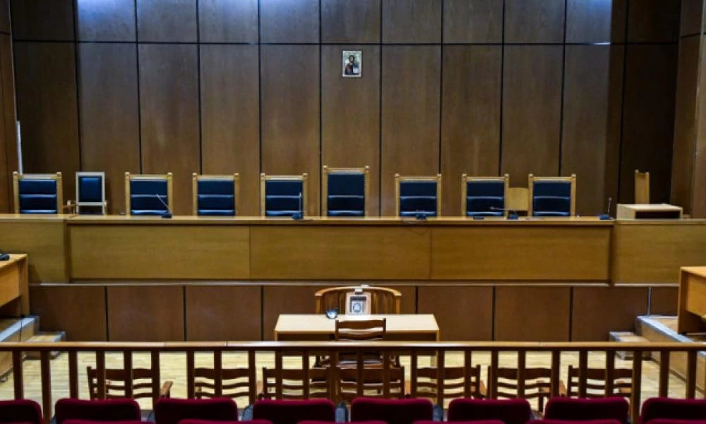 Μητέρα έχασε τα παχύσαρκα παιδιά της με εντολή του δικαστηρίου